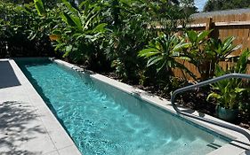 Hollingsworth Guest House With Pool